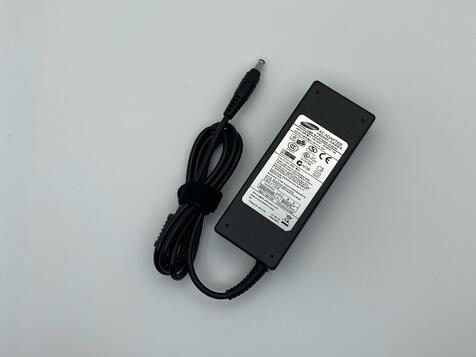 Блок питания для ноутбука Samsung 90W 19V 4.74A 5.5x3.0mm AD-9019 OEM