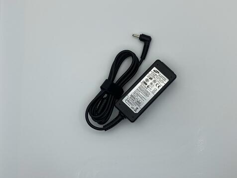 Блок питания для ноутбука Samsung 40W 19V 2.1A 3.0x1.0mm AD-4019W OEM